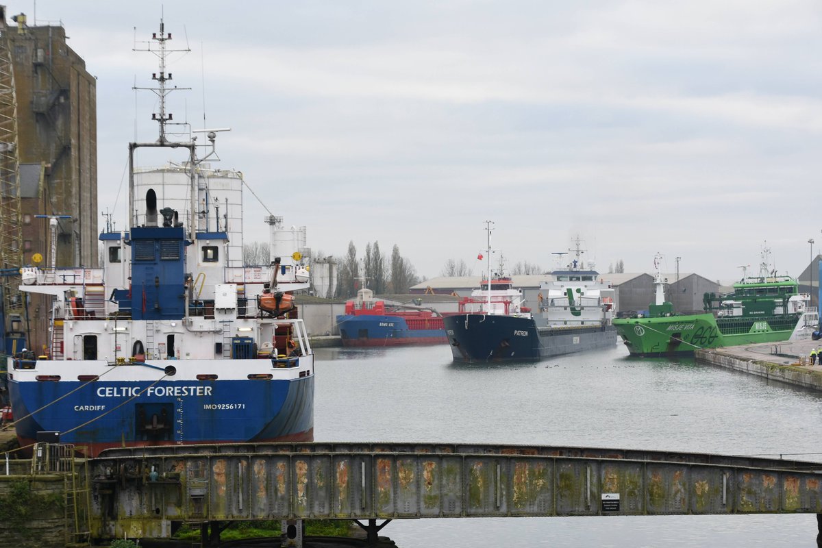 sharpnessmike's tweet image. 16th November, PATRON arriving with CELTIC FORESTER, EEMS EXE and MISJE VITA in port