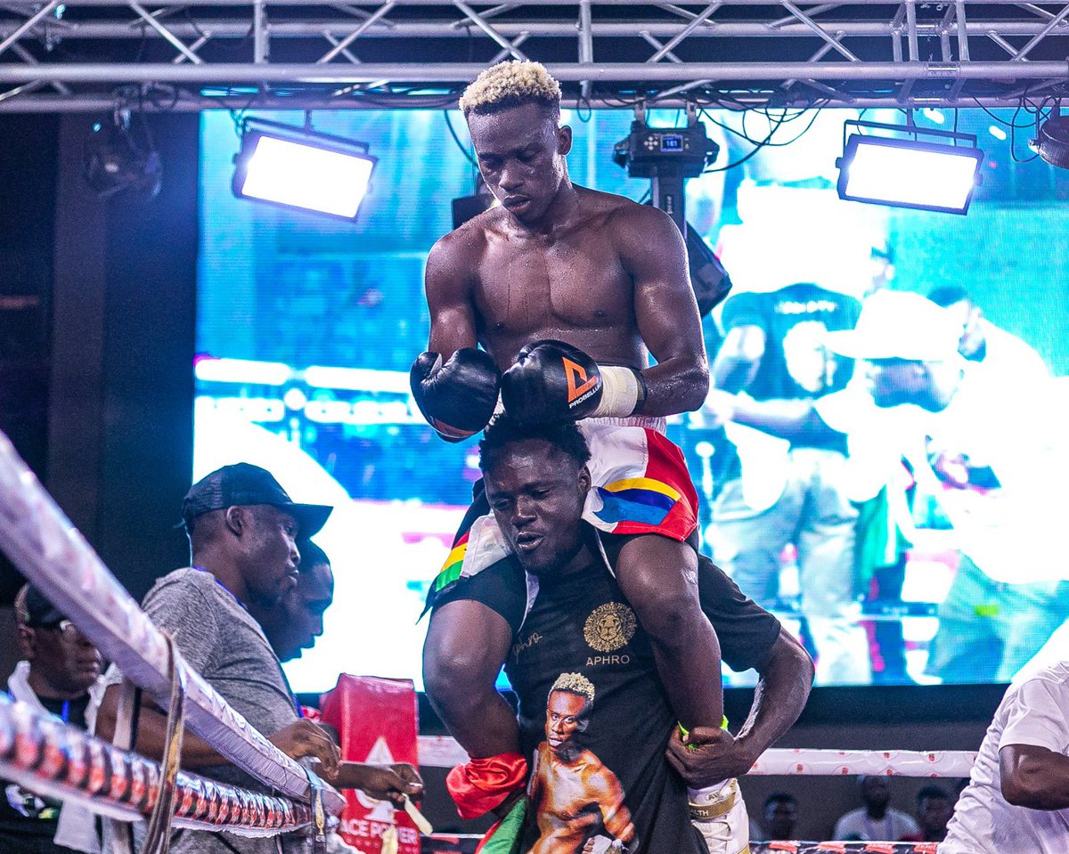 AcePowerBoxing's tweet image. @samuel_takyi95 improved his record from 4 wins and 4 KOs to 5 wins and 5 KOs when he stopped #emmanuelquattey in round 2 of their scheduled 8-round contest. The tormentor couldn’t torment. #boxing #ghanaboxing #africanboxing #street2champions #street2championsfightnight