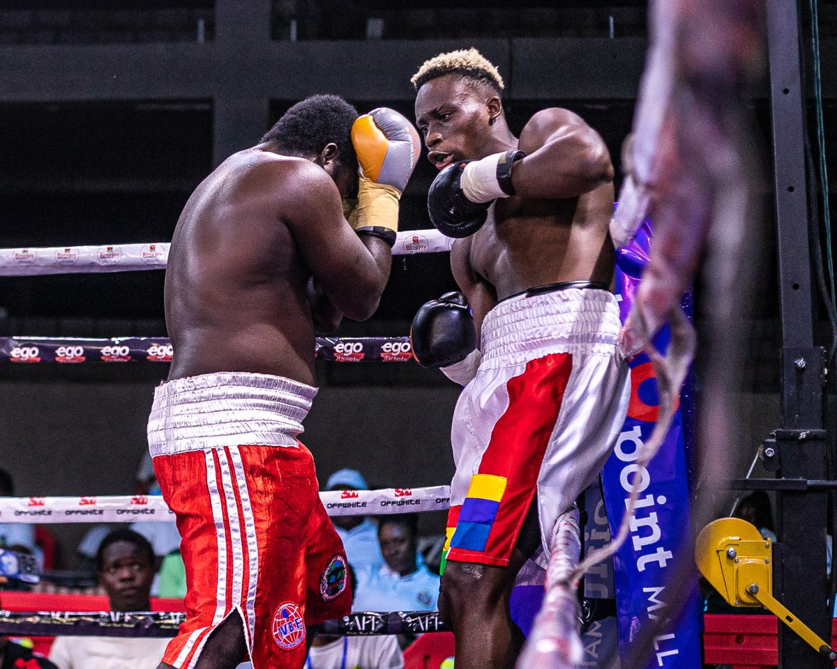 AcePowerBoxing's tweet image. @samuel_takyi95 improved his record from 4 wins and 4 KOs to 5 wins and 5 KOs when he stopped #emmanuelquattey in round 2 of their scheduled 8-round contest. The tormentor couldn’t torment. #boxing #ghanaboxing #africanboxing #street2champions #street2championsfightnight