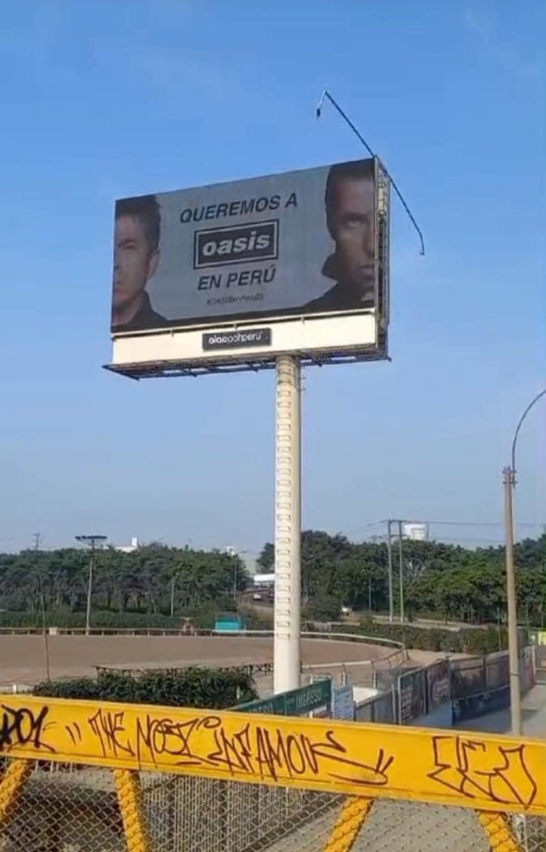 MaxiGonzalez_23's tweet photo. @liamgallagher @pradamaraa Rasta, Oasis did not announce a show in Peru but I think their fans deserve recognition, they paid for an advertisement on the street to ask you to play there, I hope one day you can go again https://t.co/5akUjUGSN4