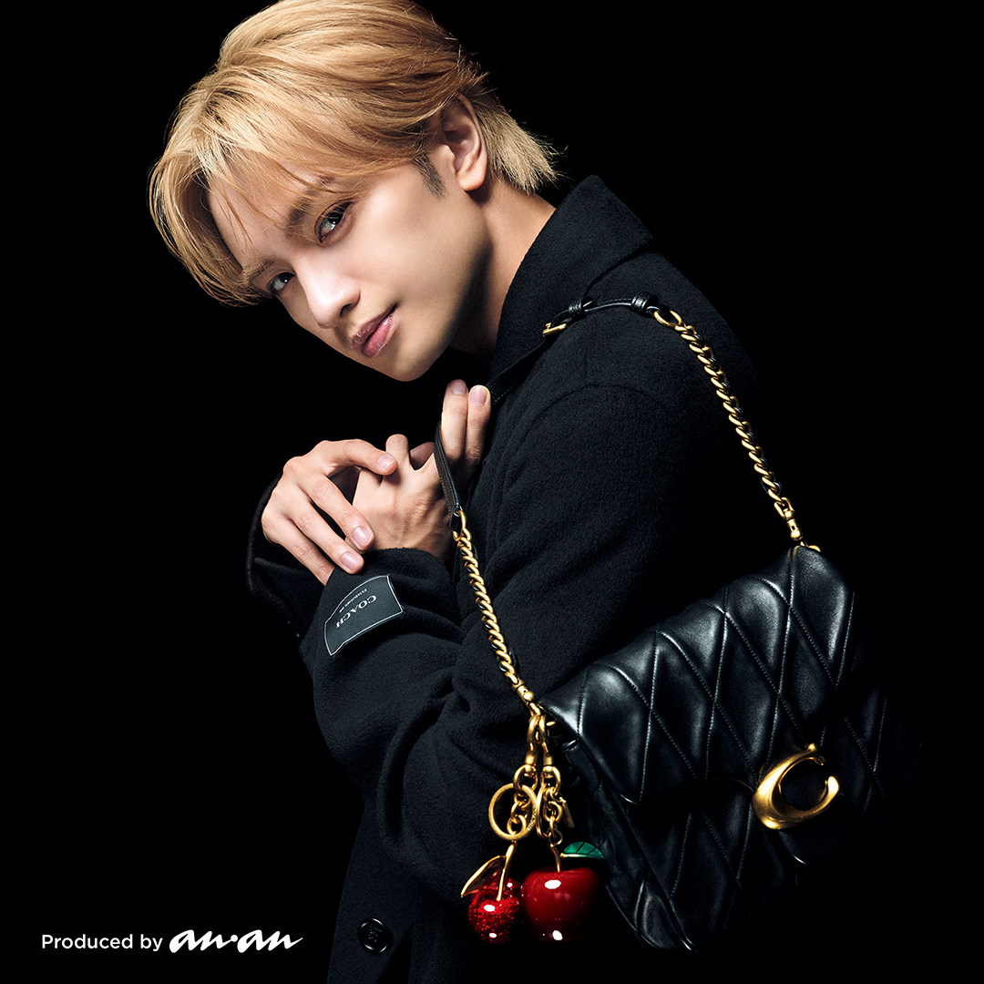 oricon's tweet photo. 中島健人、anan×コーチ
ホリデースペシャルムービーに出演🎄✨️

クリスマスを楽しむケンティーの
“オン・オフ”の姿を描く🎁
https://t.co/qtWUggFENZ

#中島健人 https://t.co/oFzGt8FvvQ
