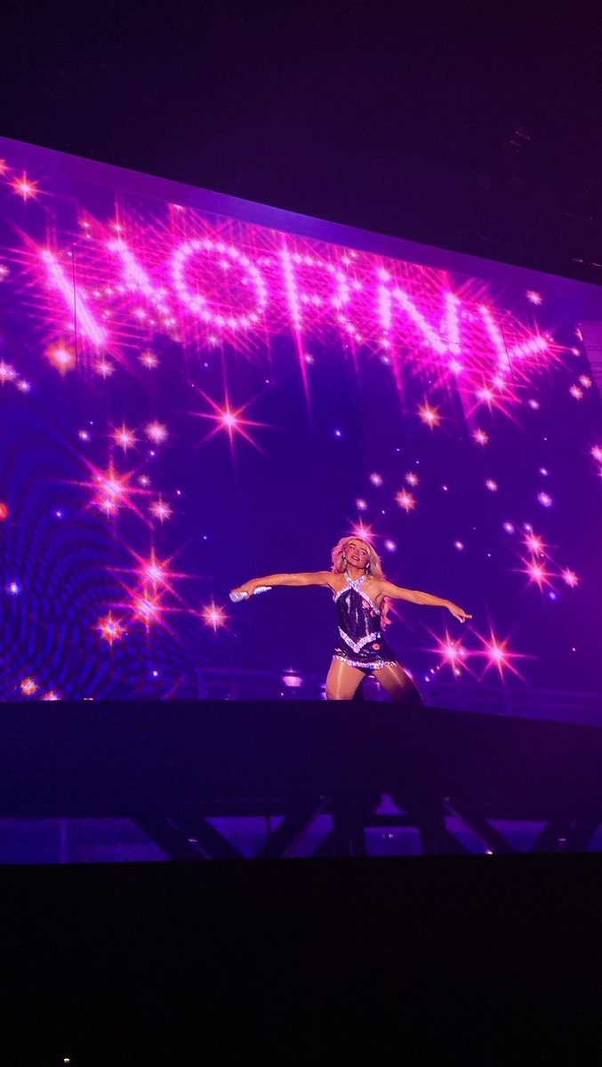 _kittykat17's tweet photo. Did box office for Sunday’s show and had the best time ever 🥹 https://t.co/hgF0XdXjua
