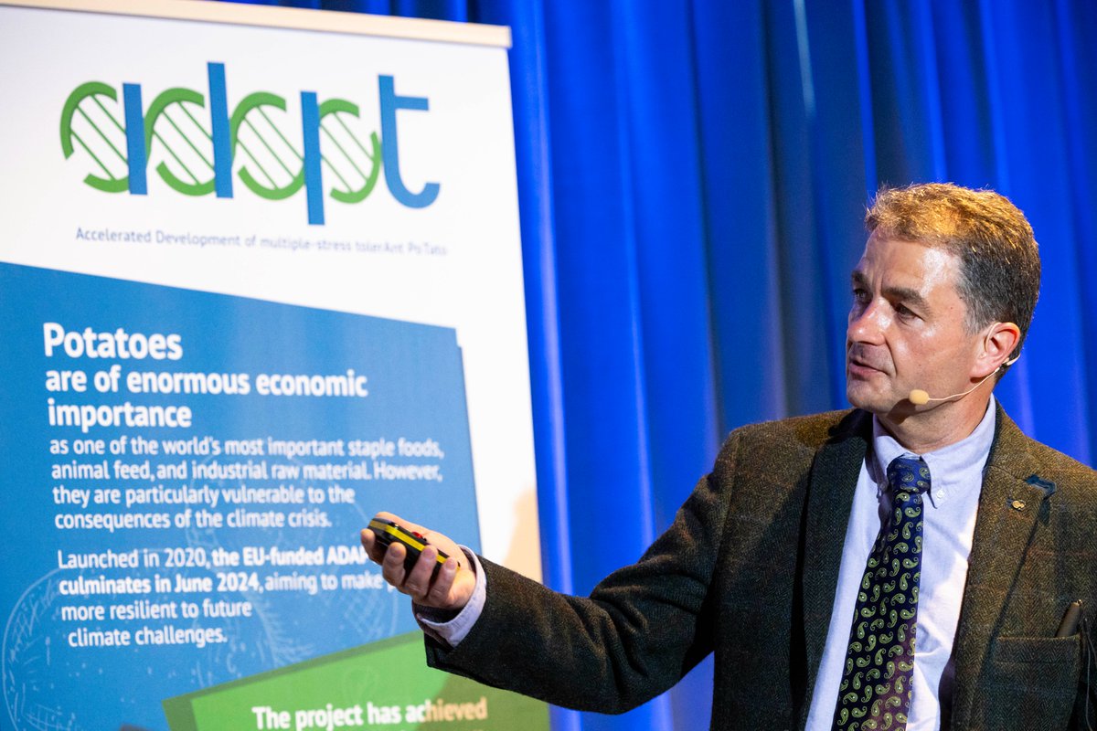 Horizon 2020-project-ADAPT (@eu_adapt) on Twitter photo ADAPT project leader, Dr. Markus Teige (<a href="/univienna/">Universität Wien</a>) reflects on main takeaways:
"Collaboration across disciplines was vital for tackling challenges & advancing climate-resilient potatoes 🥔
Grateful to all partners for 4 transformative years"
Read more:shorturl.at/sj0WC ADAPT project leader, Dr. Markus Teige (<a href="/univienna/">Universität Wien</a>) reflects on main takeaways:
"Collaboration across disciplines was vital for tackling challenges & advancing climate-resilient potatoes 🥔
Grateful to all partners for 4 transformative years"
Read more:shorturl.at/sj0WC