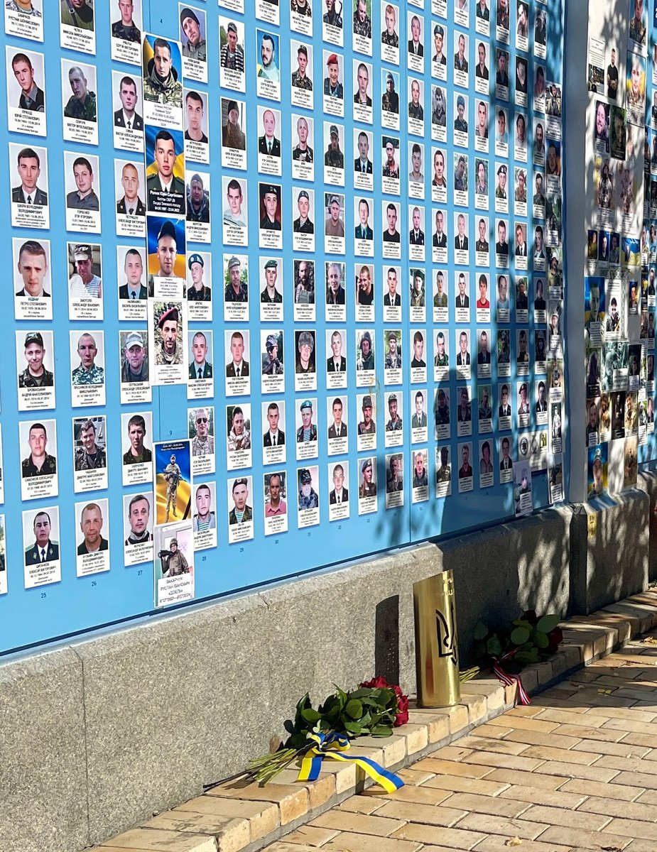 1 000 days of Russia bombing Ukrainian cities and towns
1 000 days of Russia failing to achieve its strategic goals
1 000 days of #Ukraine's heroic fight for freedom and survival
1 000 days of support for global peace and stability

#Norway 🇳🇴continues to #StandWithUkraine 🇺🇦