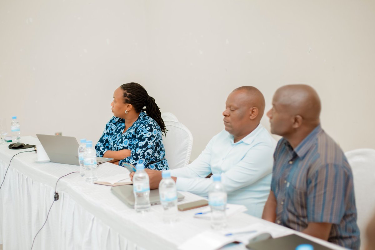 <a href="/MusanzeDistrict/">Musanze District</a> hari gusozwa amahugurwa yaragamije kurebera hamwe ibibazo abafite aho bahuriye n'ifumbire mborera bahura nabyo. yateguwe na <a href="/HingaWunguke/">USAID Hinga Wunguke</a> kubufanye na <a href="/RwandaAgri/">Ministry of Agriculture & Animal Resources |Rwanda</a> .