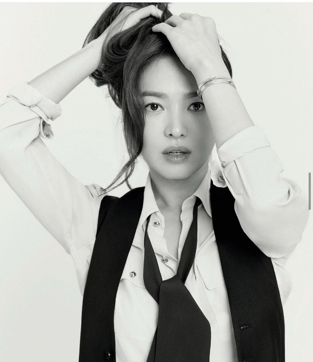 cubanmom_8997's tweet photo. Three days to the birthday of the Queen , the only and one Song Hye Kyo !!! ❤️❤️ https://t.co/FbeIUnqf6u