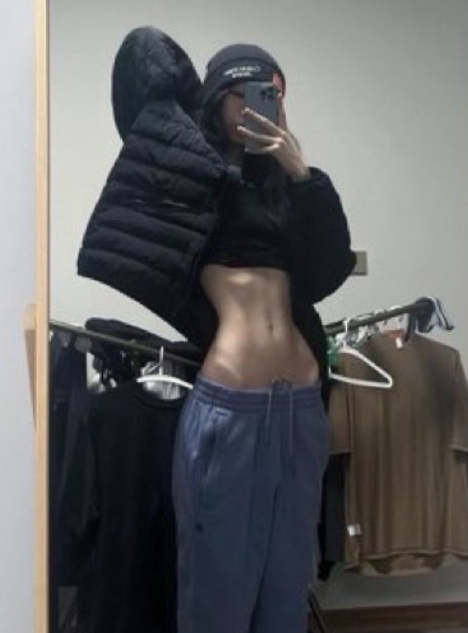 thinspo 𓍯𓂃 (@cylovesreading) on Twitter photo 