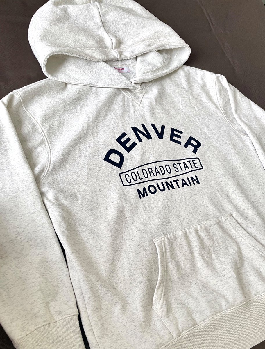 FuuShops's tweet image. ✨ Sweater  สีขาวเทา ผ้านุ่ม ไม่คัน ไซส์ L อก 18 ยาว 28 ไม่มีตำหนิเลย 🥰
📌 ราคา : 109 - 
📬 ค่าส่งเปิดร้านใหม่ 29฿
ช่องทางสั่งซื้อสินค้า 👉 Line : @953hlttg 
หรือกดลิ้งก์ liff.line.me/1645278921-kWR…

#เสื้อผ้ามือสอง #มือสองสภาพดี #2hand #เสื้อกันหนาวมือสอง