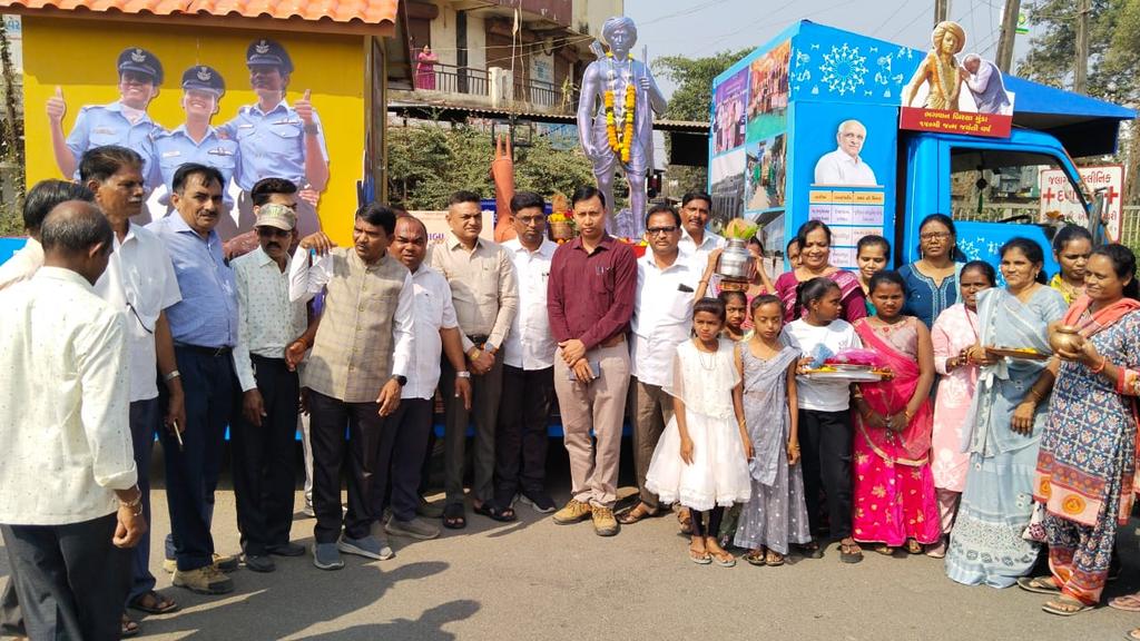 જન જાતિય ગૌરવ દિવસ  રથ યાત્રા <a href="/CMOGuj/">CMO Gujarat</a> <a href="/collectorsurat/">Collector Surat</a> <a href="/sdmbardoli/">SDM/ERO Bardoli</a>