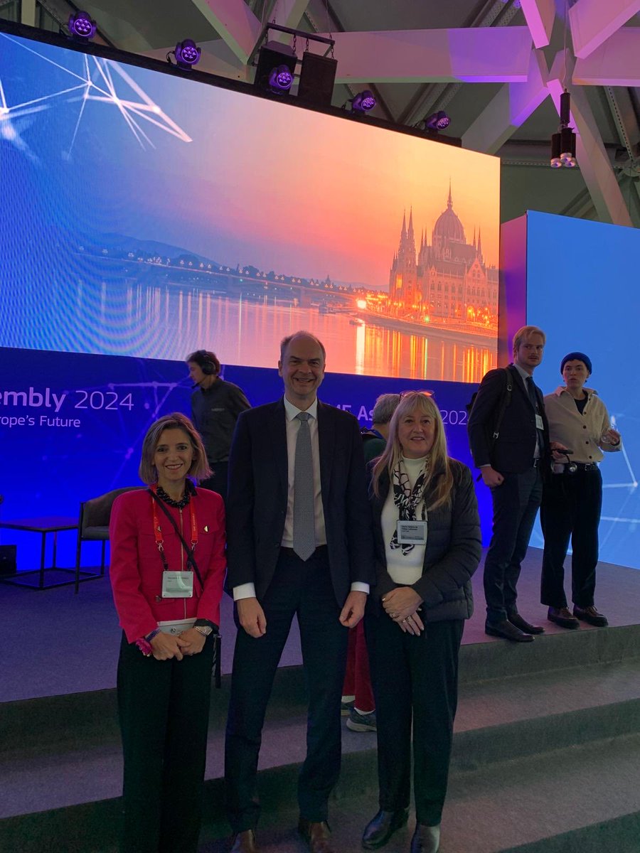 #EUSMEWeek ⁦<a href="/cepyme_/">CEPYME</a>⁩ participation with Mr.Hubert Gambs-Deputy Director-General of DG GROW, European Commission 
"Innovation in Enterprise”
BUDAPEST- HUNGARY. ⁦<a href="/FomentTreball/">Foment del Treball Nacional</a>⁩ ⁦<a href="/SMEunited/">SMEunited</a>⁩ ⁦⁦<a href="/afaemmeoficial/">AFAEMME</a>⁩