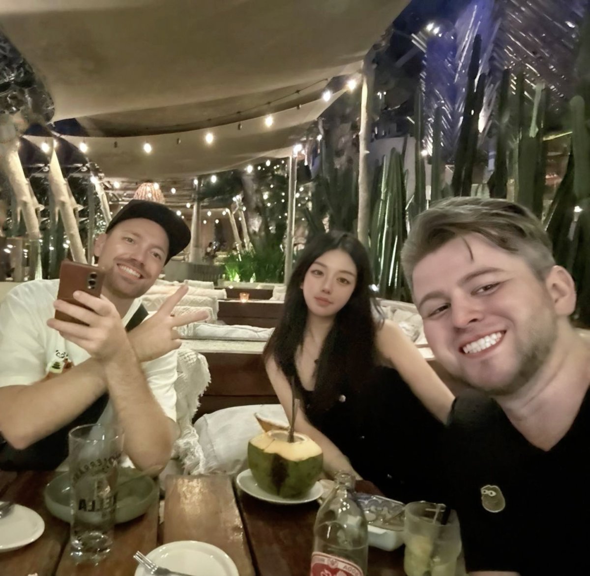 Delighted to share a dinner with
<a href="/evgeth_/">evgeny 毅夫</a>  <a href="/boogaav/">BOOGA 不哥</a> <a href="/ksaitor/">Ksaitor</a> <a href="/go__su__to/">gosuto</a> 
From <a href="/zerion/">Zerion</a> <a href="/CryptoJobs/">cryptojobs.com</a> <a href="/Balancer/">Balancer</a> 
Exciting communicate, Thanks to all🫶🏻