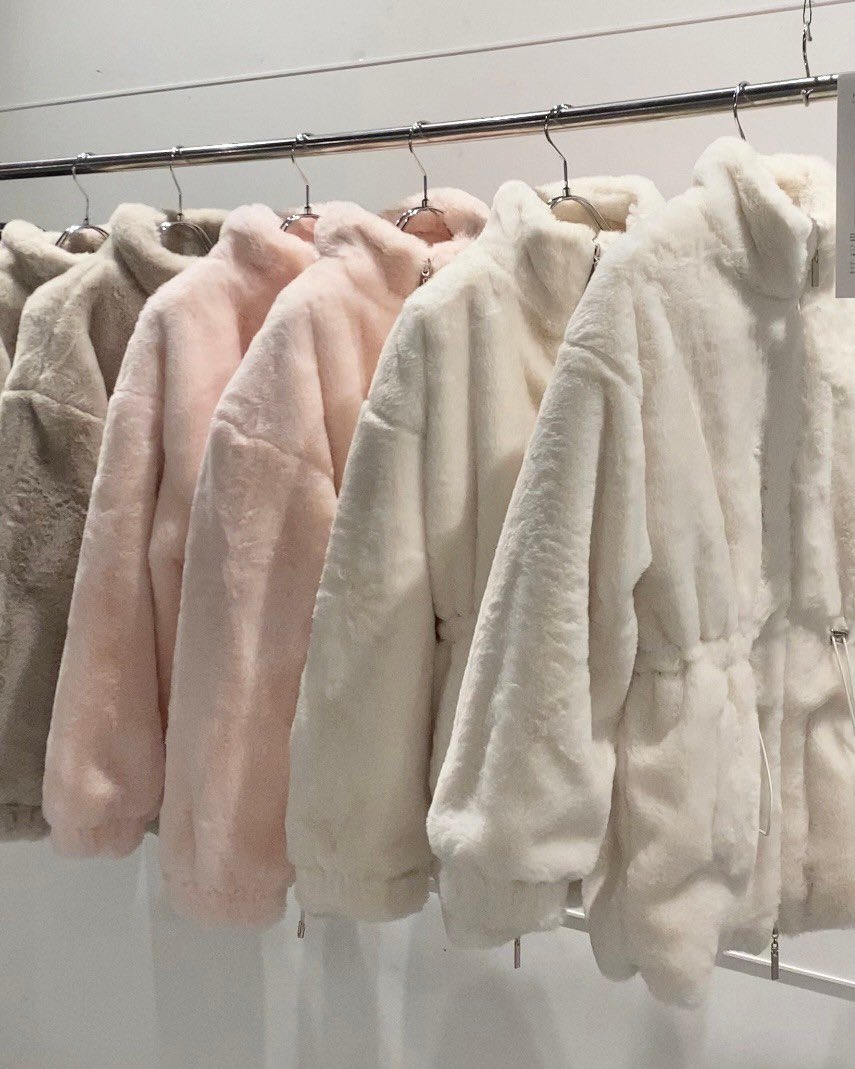 ペリキュールfront gather furcoat ホワイト
