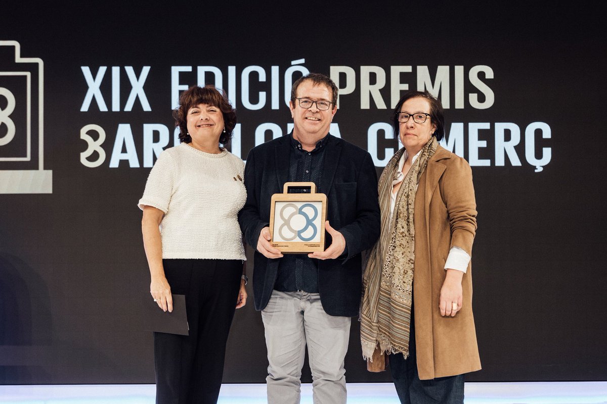 👉 Per transmetre els valors i la cultura del seu ofici, fomentant el respecte pel producte, les tradicions i el patrimoni local.

👉 Pel compromís excepcional i continuat per buscar un canvi positiu en la societat a través de l’alimentació.

Enhorabona!