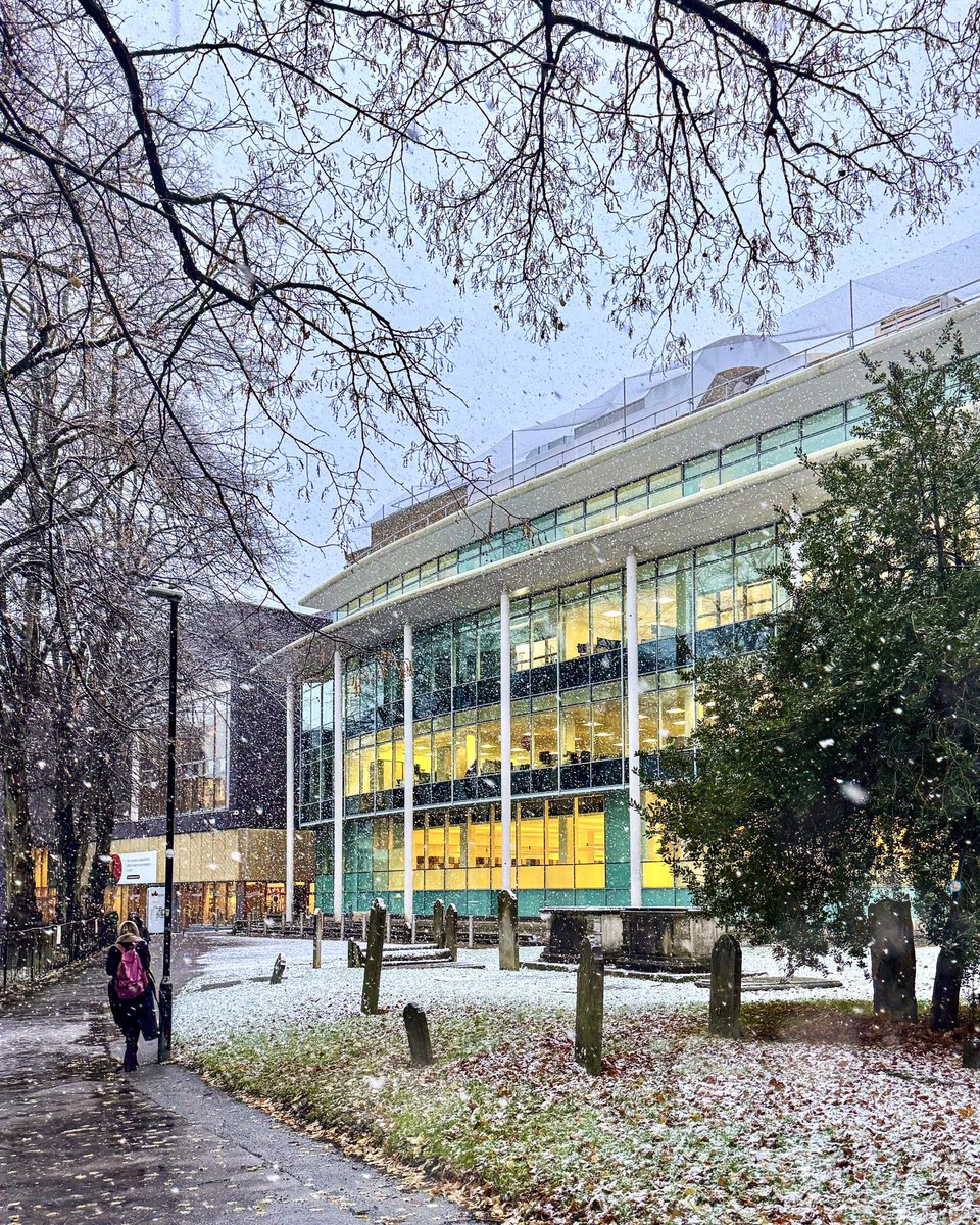 Campus is looking very picturesque this morning in the snow! 😍🌨️❄️ #UniofBeds #Bedfordshire #Snow