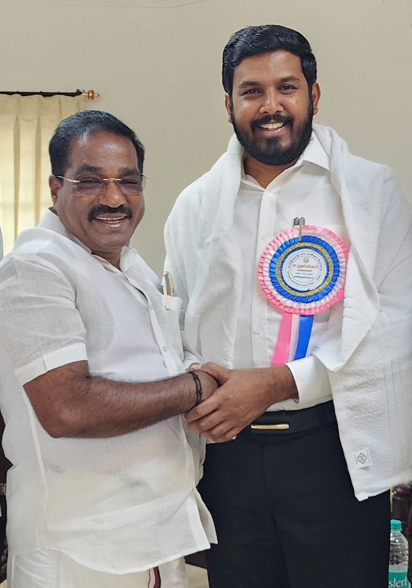 aloor_ShaNavas's tweet photo. தமிழ்நாடு சட்டமன்றப் பேரவை பொதுக் கணக்குக் குழுவின் ஆய்வுக்காக கன்னியாகுமரி மாவட்டத்திற்கு சென்ற போது, நாகர்கோவில் மாநகராட்சி மேயர் அண்ணன் R.மகேஷ் அவர்கள் வரவேற்பு அளித்தார்.
#AloorShanavas #NagapattinamMLA #VCK #TNAssembly @SPK_TNCC #PACCommittee #KanyaKumari https://t.co/s0rAIG4fKU