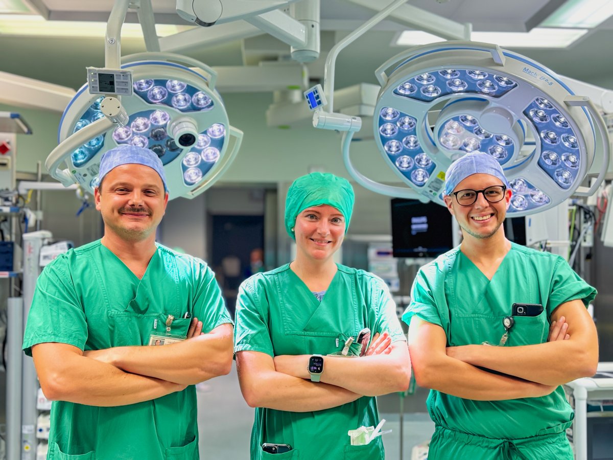 🥳 Drei Kolleg:innen im Team der #DHZC-#Herzchirurgie gilt unser herzlicher Glückwunsch zur bestandenen Facharztprüfung: Dr. med. Adam Penkalla (Gefäßchirurgie), Dr. med. Kira Kuschnerus und Dr. med. Matteo Montagner (beide Herzchirurgie). ➡️ dhzc.charite.de/news/frischgeb…