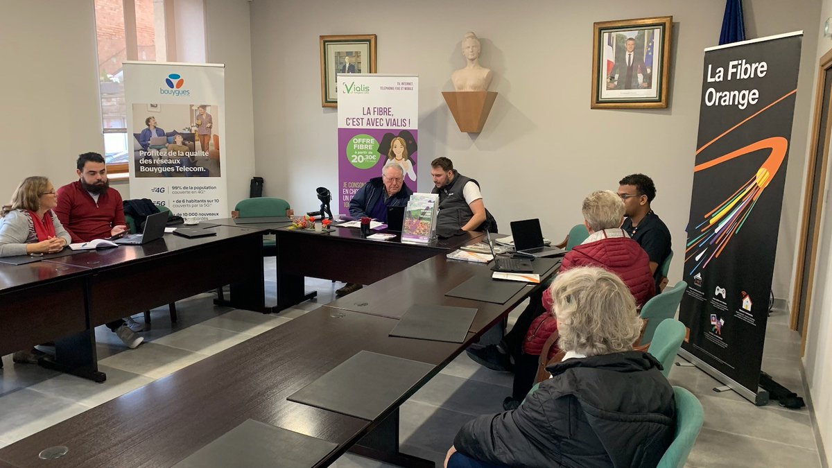 [PERMANENCE OPÉRATEURS]
📢Notre tournée des permanences fibre se poursuit !
Aujourd'hui, c'est à #Wimmenau, #Lichtenberg et #Reipertswiller que nous venons pour échanger sur la fibre optique et de l'arrêt du réseau cuivre (ADSL). <a href="/Vialis_Colmar/">Vialis Colmar</a> <a href="/bouyguestelecom/">Bouygues Telecom</a> <a href="/OrangeGrandEst/">Orange Grand Est</a>