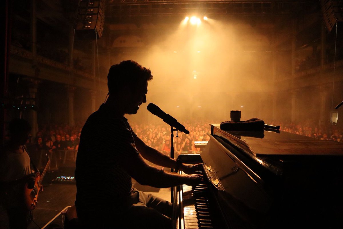 jonluton's tweet image. Scouting For Girls tour complete. 33 shows, 45000+ tickets sold, one great team.