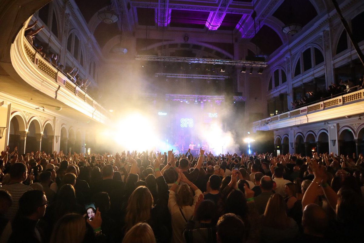 jonluton's tweet image. Scouting For Girls tour complete. 33 shows, 45000+ tickets sold, one great team.