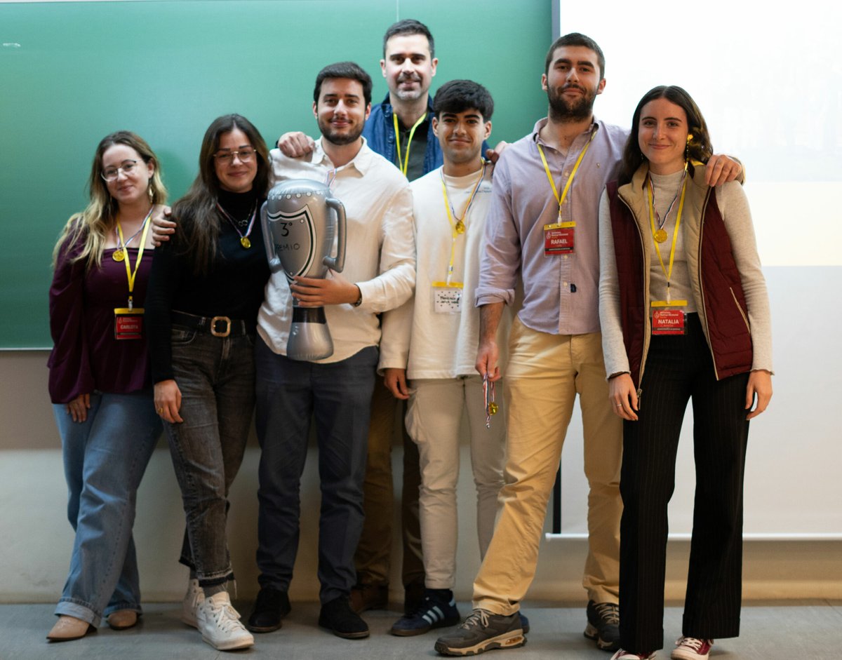 pablodeolavide's tweet photo. 🎉Enhorabuena a los ganadores del @SWsevilla 🏆

Este evento de emprendimiento, organizado por @SevillaUP y el #InnLab de la #UPO, ha reunido este fin de semana en el #campusUPO a más de 150 participantes para desarrollar ideas innovadoras.

🥇 1er Premio: TourIA - Turismo personalizado con guía adaptado y geolocalización.
🥈 2º Premio: Oxipress Pro - Dispositivo de recuperación muscular con oxigenoterapia.
🥉 3er Premio: MonkeyIA - Soluciones para tareas repetitivas en empresas.

¡Felicidades a todos los equipos! 🔝

https://t.co/Njt38nRWhc