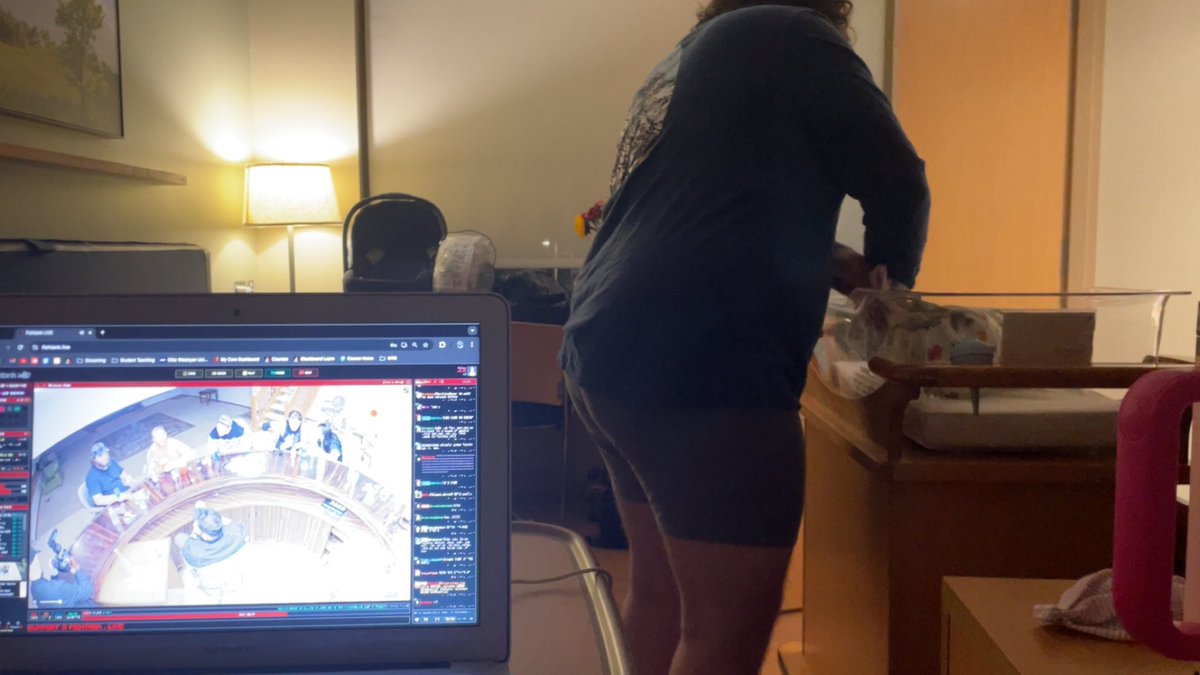 audribobody's tweet photo. Gives birth 
Turns on fish tank
#fishtanklive #BB26 https://t.co/hn1hJ7WQPD