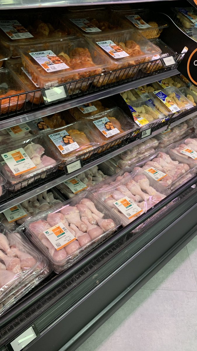 ApolloArte2509's tweet photo. ชีวิตคนทำงาน: เดินsuper ซื้อของ ทำกับข้าววนไป 🍗🛒 #RoutineDay https://t.co/2IdavHq7Kk