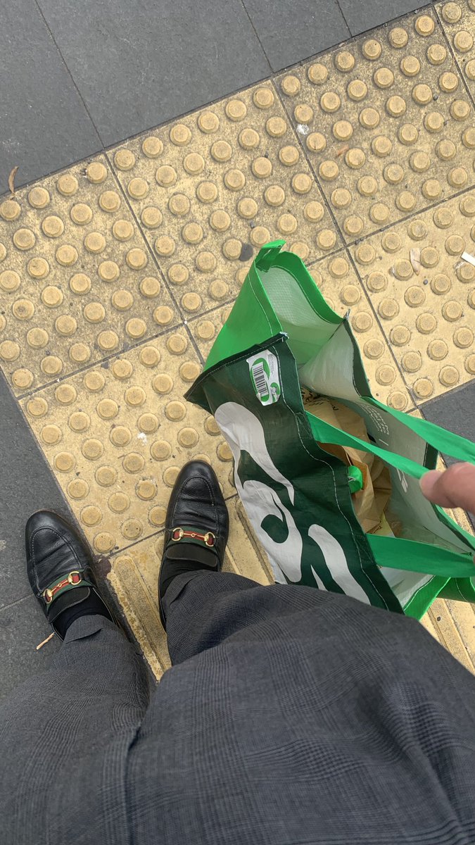 ApolloArte2509's tweet photo. ชีวิตคนทำงาน: เดินsuper ซื้อของ ทำกับข้าววนไป 🍗🛒 #RoutineDay https://t.co/2IdavHq7Kk
