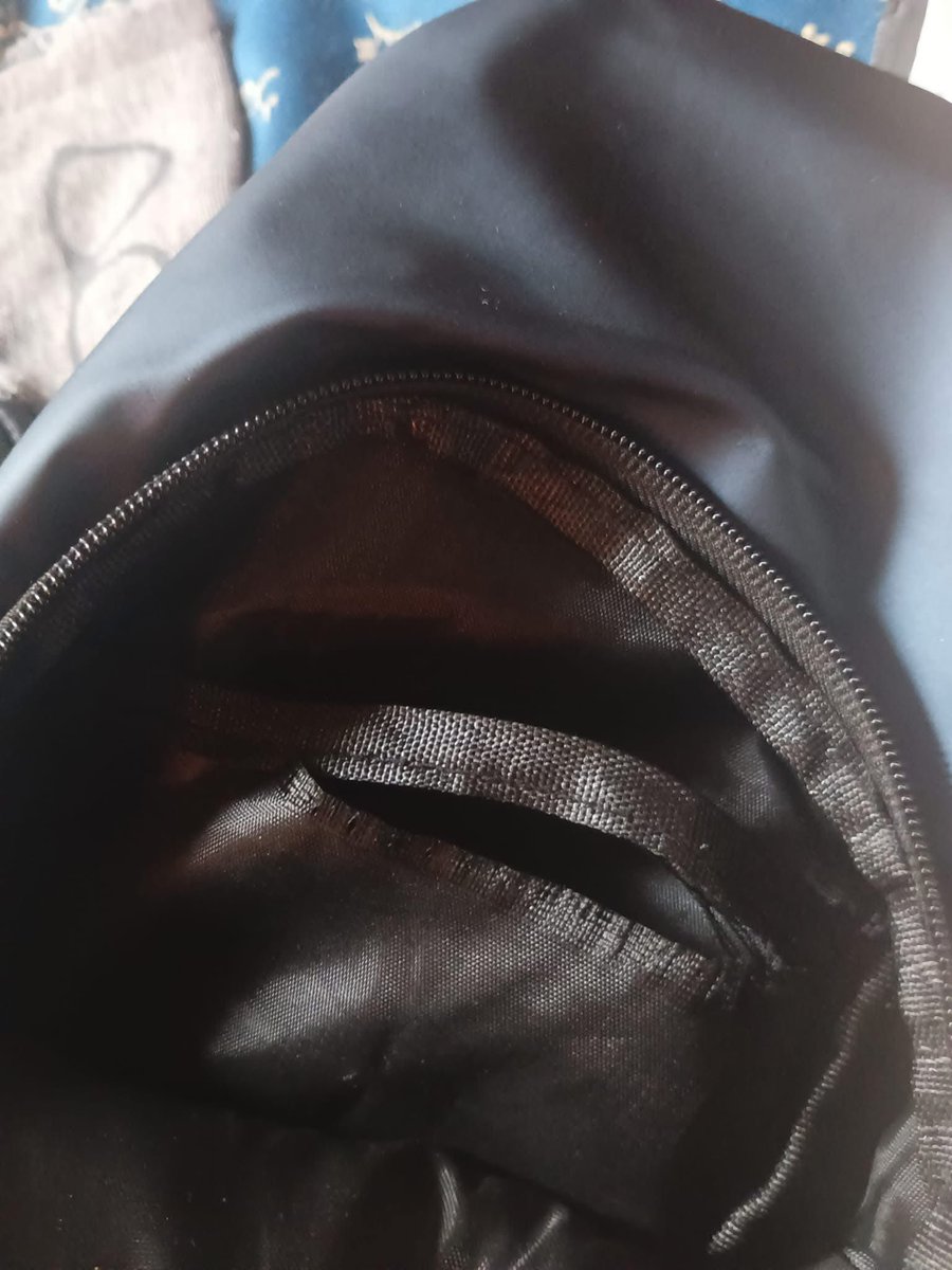 TravelJimat's tweet photo. Kena pickpocket masa travel https://t.co/k3tklcMnri