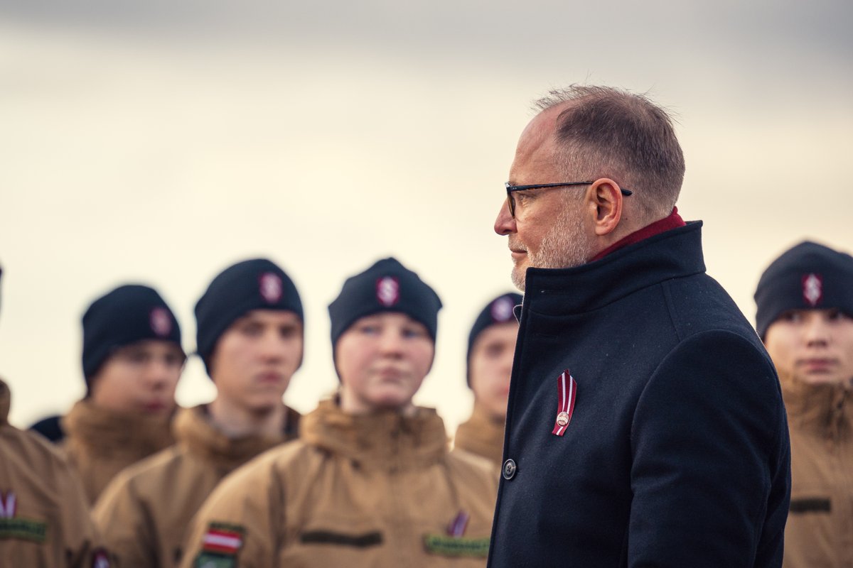 🇱🇻 Paldies visiem, kas vakar ieradās vērot parādi klātienē, lai kopā atzīmētu Latvijas 106. dzimšanas dienu!

📸 seržants Ēriks Kukutis (Aizsardzības ministrija)