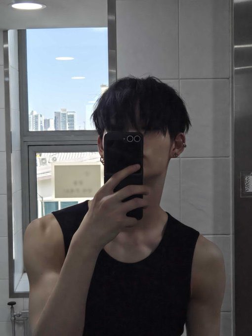 as9qr's tweet photo. แฟนเค้าหล่ออ่ะ 🥰 https://t.co/7a7lKtNxU2