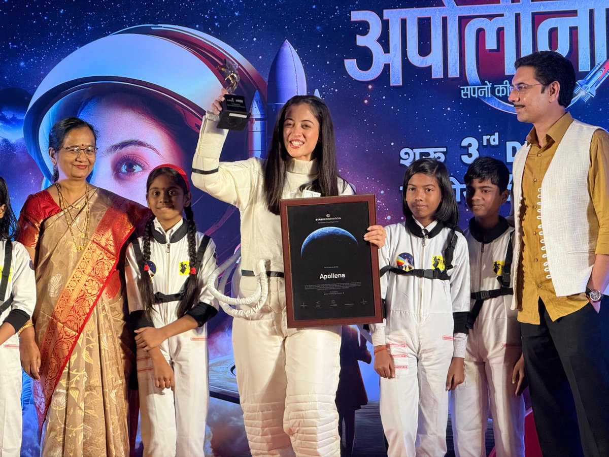 TvPromosIndia's tweet image. Sapno ko mil rahi hai nayi disha aur pehchaan, Lucknow ki ladkiyan bharengi Apollena ke sang nayi udaan

Apollena airing from 3rd December everyday at 6:00 PM only on COLORS.

#TvPromosIndia #Apollena #AditiSharma #SandeepBaswana #COLORSTV