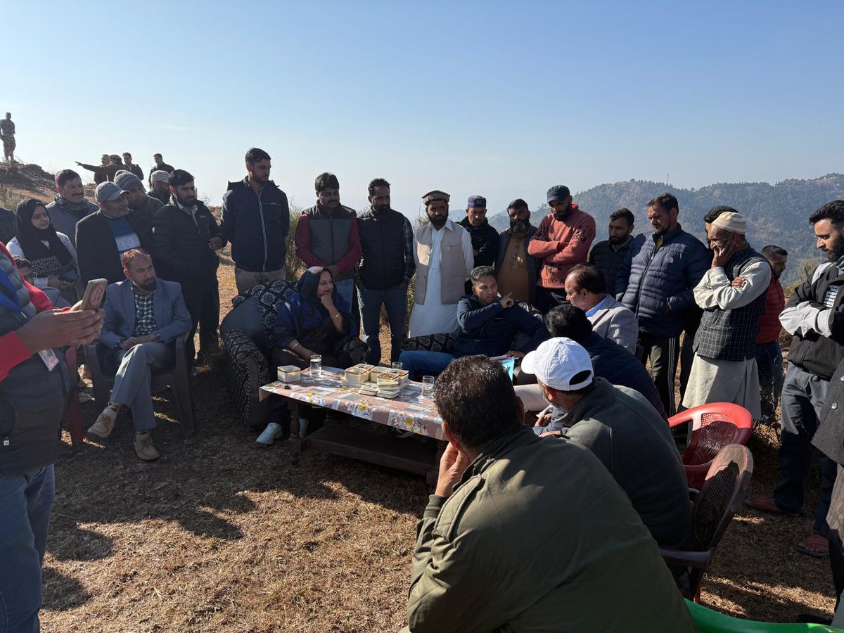 ChJavedIqbal_'s tweet image. #ConstituencyUpdate | Secretary Tribal Affairs Sh Prasanna Ramaswamy along with DDC Budhal-Koteranka member Shazia Kouser in an on-the-spot review meeting at site of Eklavya Model Residential School, Hubbi, Koteranka, earlier today.  

#KhushhaalBudhal @JKNC_