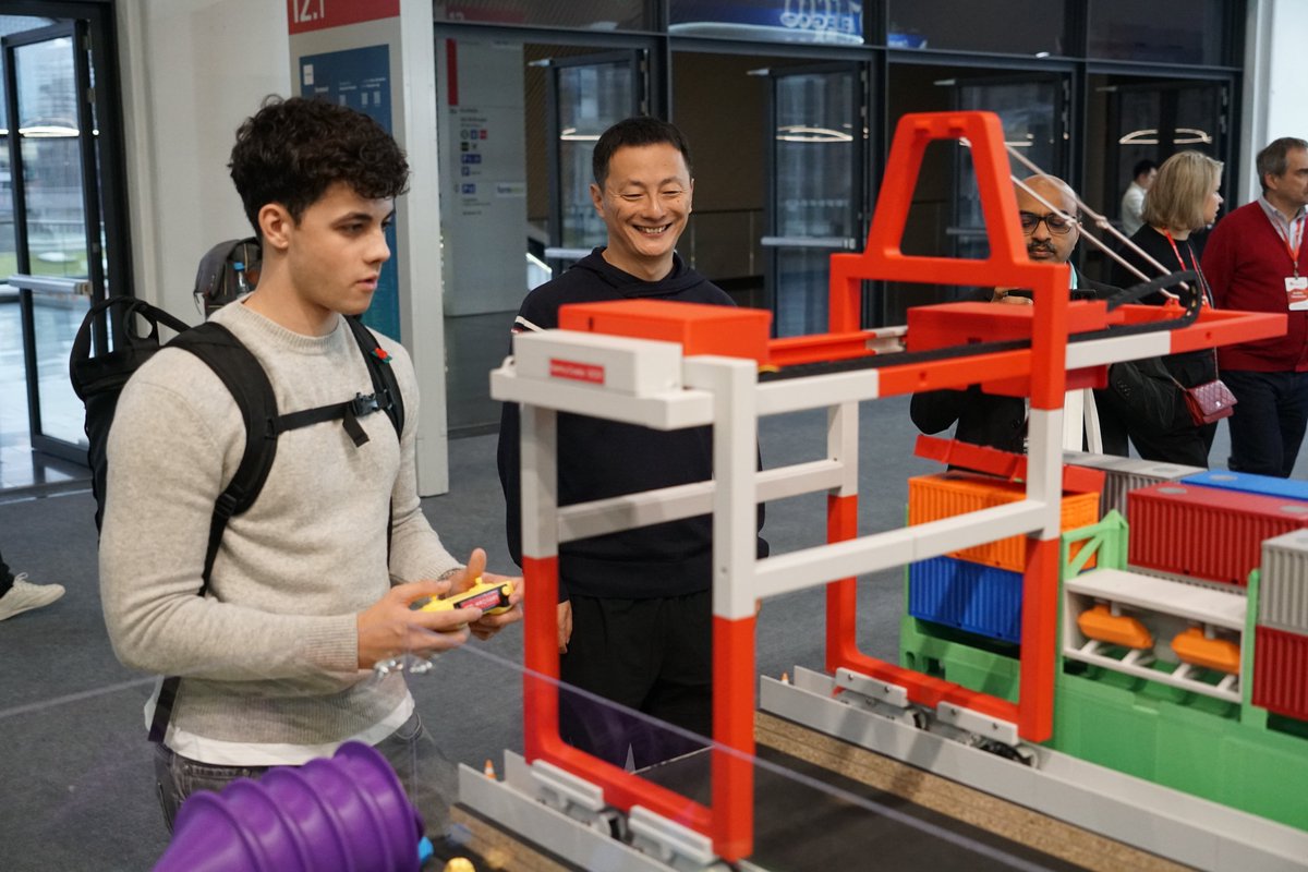 BambulabGlobal's tweet image. We’ve got some really fun interactive stuff this time #Formnext: Soccer Bot 1v1 and Mini RC forklifts & truck. Come and win the game to get a gift! Swing by our booth, and you might even run into my boss. See you at Hall 12.1, Booth D01! #3DPrinting #bambulab