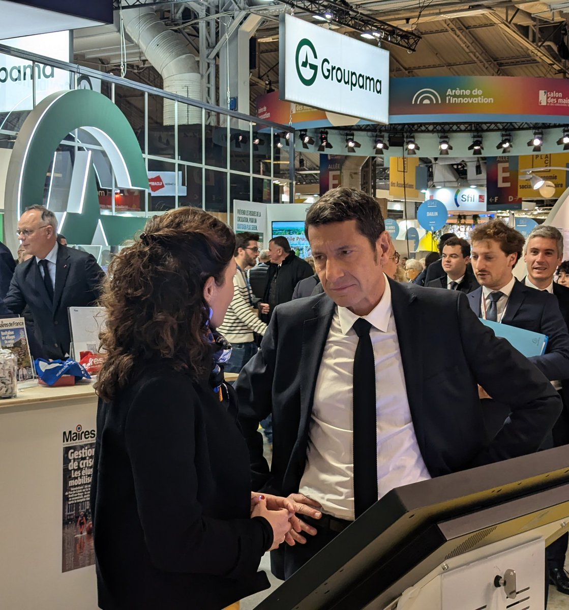 🔴 #SMCL2024 
Échanges très riches avec David Lisnard, maire de <a href="/villecannes/">Cannes</a> et Président de <a href="/l_amf/">AMF | Association des maires de France</a>, sur nos intérêts partagés pour l'attractivité de l'emploi à domicile répondant aux besoins quotidiens des Français 🏠🇫🇷.
<a href="/salondesmaires/">Salon des Maires et des Collectivités</a>