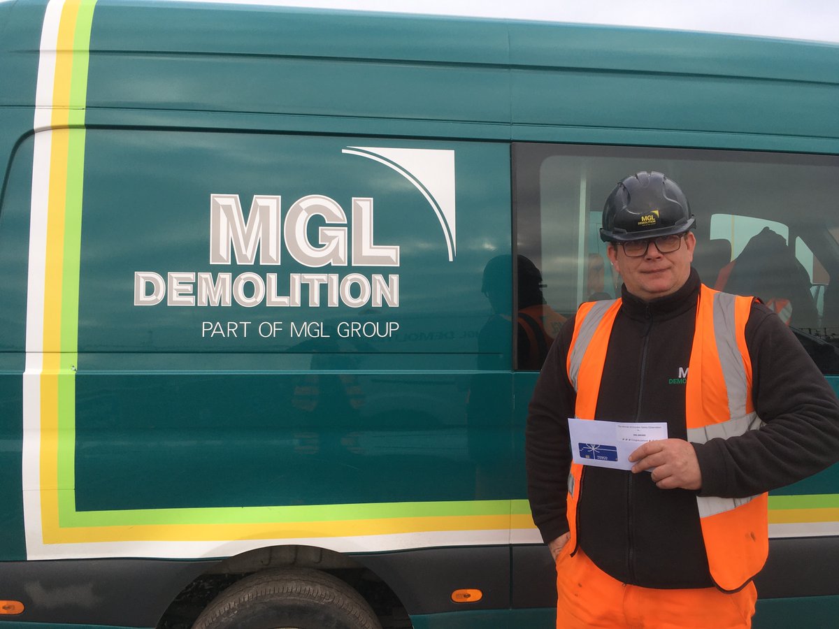 TheMGLGroup's tweet photo. Safety Superstar - Neil Brown 🦺⭐
Recognising Neil for his outstanding commitment to safety. Thank you for keeping our workplace safe!
#MGLGroup #TeamMGL #safetyobservation #SHEQ https://t.co/lmD28xeBRs
