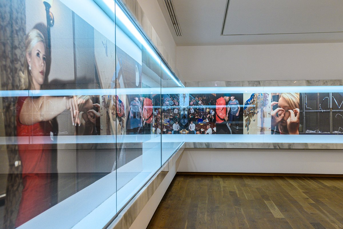 FundLuisSeoane's tweet photo. A obra de #BandiaRibeira protagoniza a exposición “A vida é marabillosa, sen ela estarías morto” organizada por #FFoco Festival de Fotografía da Coruña. Ata o 31 de decembro na #fundacionluisseoane
#festivalffoco #fotografia #fundacionluisseoane #culturacoruña #DACCultura https://t.co/CGpx4y4K99
