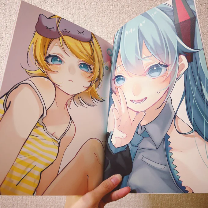 イラスト本届いた!頒布できるー!B5サイズ50ページの分厚さすごーい!!ぜひ手に入れてください 