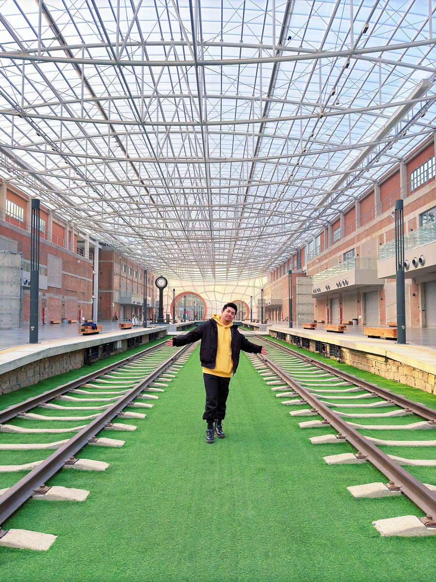 ProPandas_Cass's tweet image. Feeling end of season 🍂#producepandas #熊猫堂 #卡斯cass #秋天