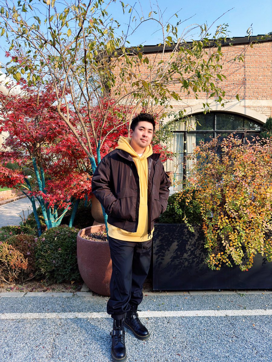 ProPandas_Cass's tweet image. Feeling end of season 🍂#producepandas #熊猫堂 #卡斯cass #秋天