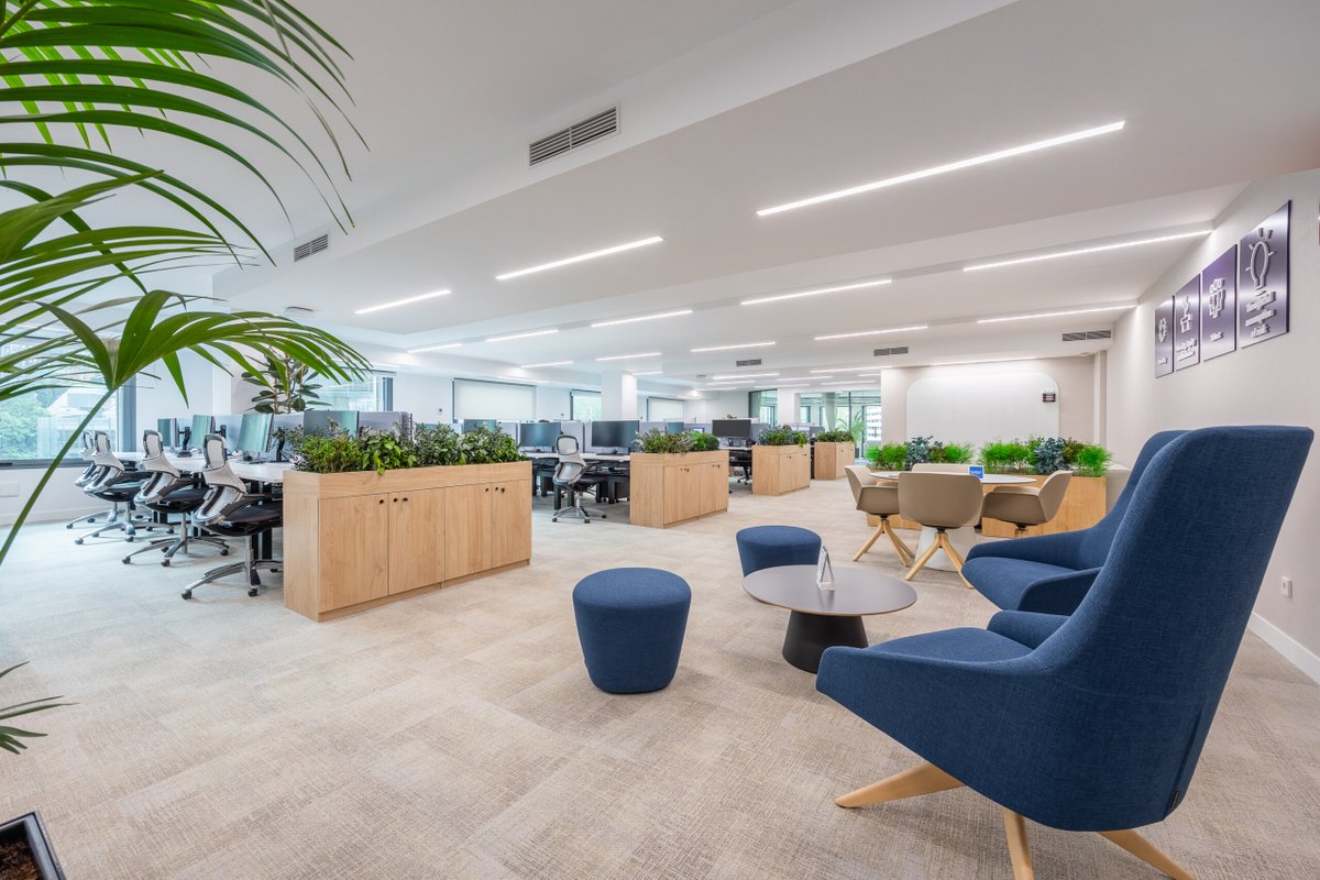En plug&amp;go hacemos #ArquitecturaCorporativa con un propósito: estamos decididos a hacer del mundo un lugar mejor, mientras cuidamos el planeta 🌎🧡
¿Cómo? Con aproximaciones que aportan un valor diferencial como el #DiseñoBiocéntrico y la #Greentecture 🔗 plugandgo.es/diseno-biocent…
