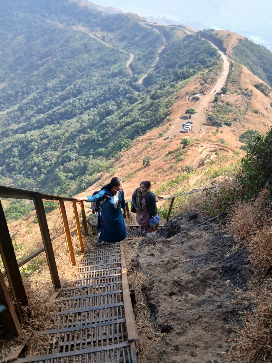 २०३ भोर विधानसभा मतदारसंघातील रायरेश्वर येथील ४,५०५ फूट उंचीवरील सर्वोच्च मतदान केंद्रावर देखील मतदानासाठी  पुणे जिल्हा प्रशासन सज्ज आहे...
@ceo_maharashtra @ecisveep @deopune
#20november2024 #vidhansabha #india #chunavkaparv #vote #sveep #eci #vidhansabhaelection2024 #election