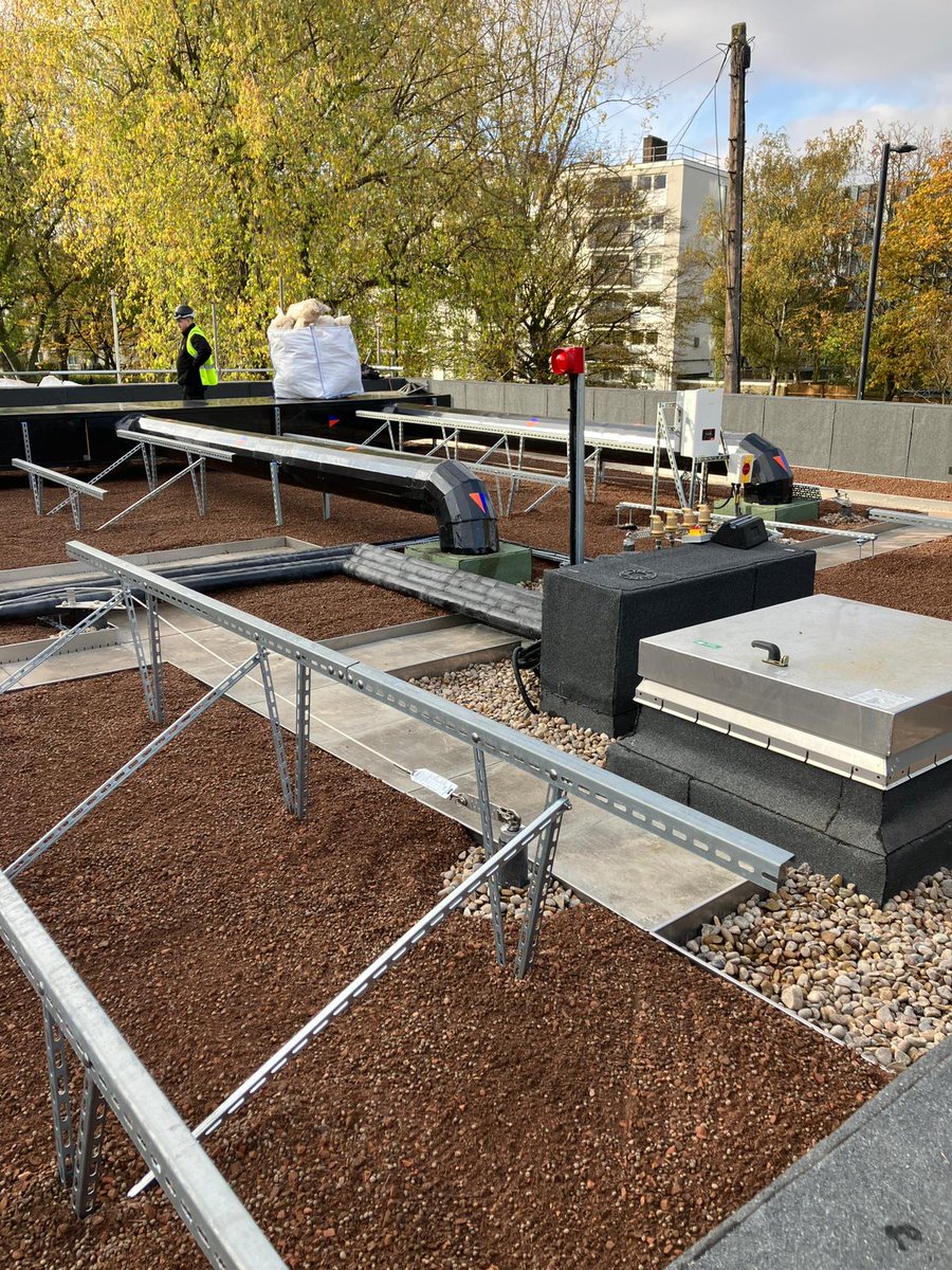 Green roof installation is advancing nicely at Riverside Primary School for Neilcott Construction Ltd.

Our scope also featured the supply &amp; installation of  BauderFlex Bitumen Roof Waterproofing System.

#GreenRoofing #Sustainability #NetZero