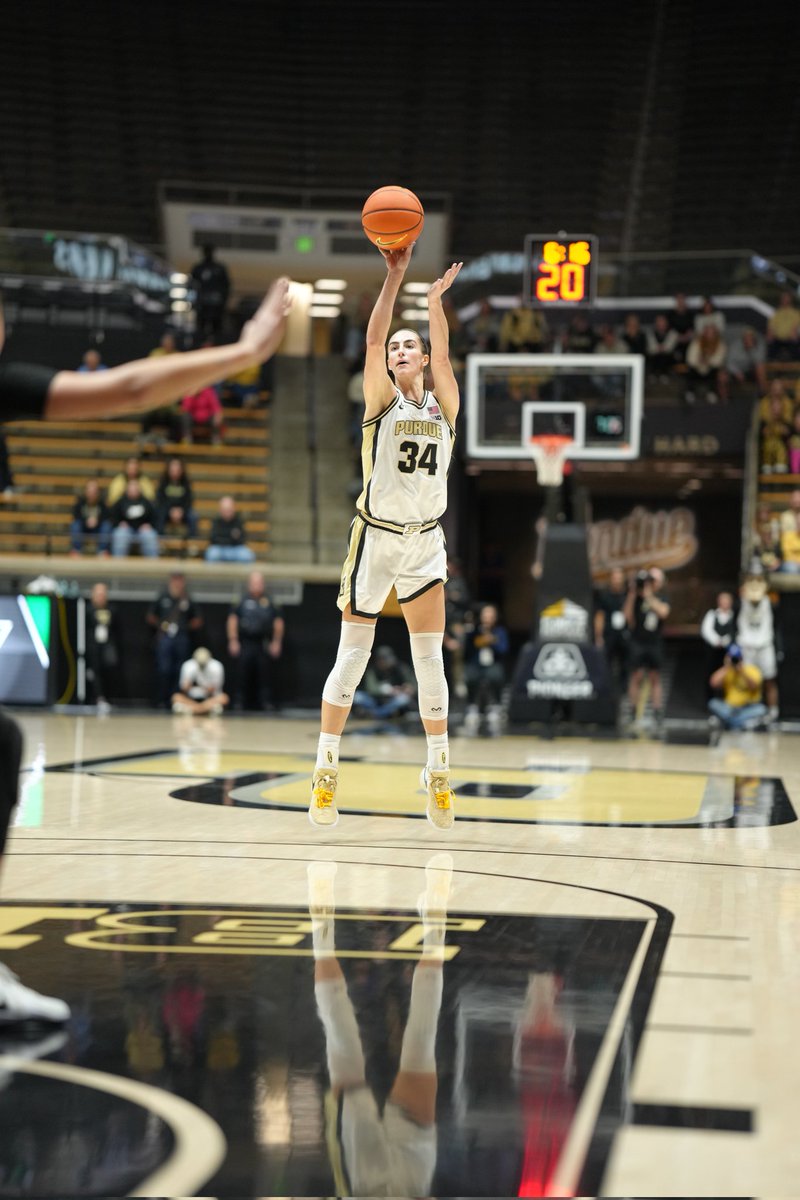 Reagan Bass | <a href="/ReaganBass34/">Reagan Bass</a> 

21 points
8-of-11 fg's
1-of-1 3's
4-of-6 ft's
11 rebounds
2 blocks
1.11 PPP

...in <a href="/PurdueWBB/">Purdue Women's Basketball</a> 78-67 win over Bellarmine.