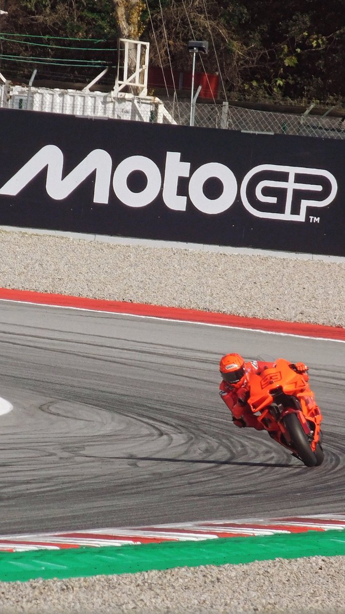 MarcbertranF1's tweet photo. @MotoGP @marcmarquez93 There he go https://t.co/QaVJujKejJ