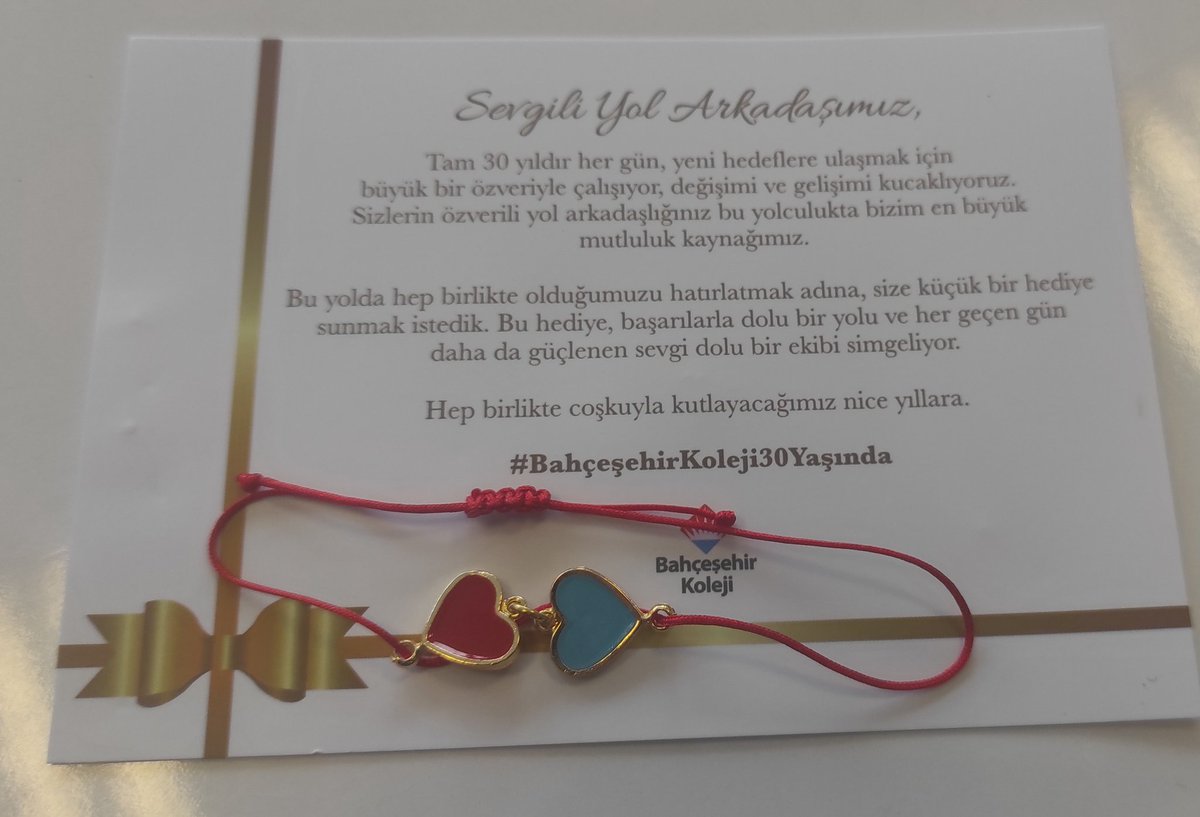 Bahçeşehir Koleji 30. yaşına özel olarak,kurumlarında çalışan öğretmen arkadaşlarımıza hediye göndermiş. Arkadaşlarımızın aldığı hediye ektedir. 🤣