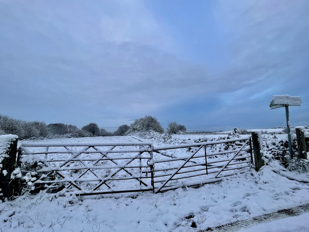 Winters Snow from Ryhill <a href="/WkfdOfficial/">Wakefield Official News</a> <a href="/WakeExpress/">Wakefield Express</a> <a href="/PandCExpress/">Pont & Cas Express</a> <a href="/HSEExpress/">Hemsworth Express</a> <a href="/journoLeanneC/">Leanne Clarke</a>