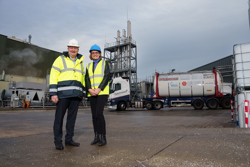 The first tanker of sustainably produced bioacetone and biobutanol has been dispatched from <a href="/CRL_UK/">Celtic Renewables</a>  flagship biorefinery in #Grangemouth.
biofuels-news.com/news/scottish-…
#biofuels #bioethanol #transport #chemicals