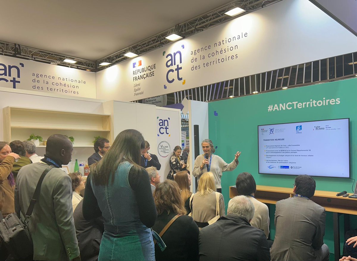 🌱 Aujourd’hui, au Congrès des Maires, #Arras était à l’honneur ! <a href="/KarineBoissou/">Karine Boissou</a> a présenté notre feuille de route #écologique : plan #arbres 🌳, espaces verts 🌾, murs végétalisés 🪴Fiers de notre engagement ! 👏