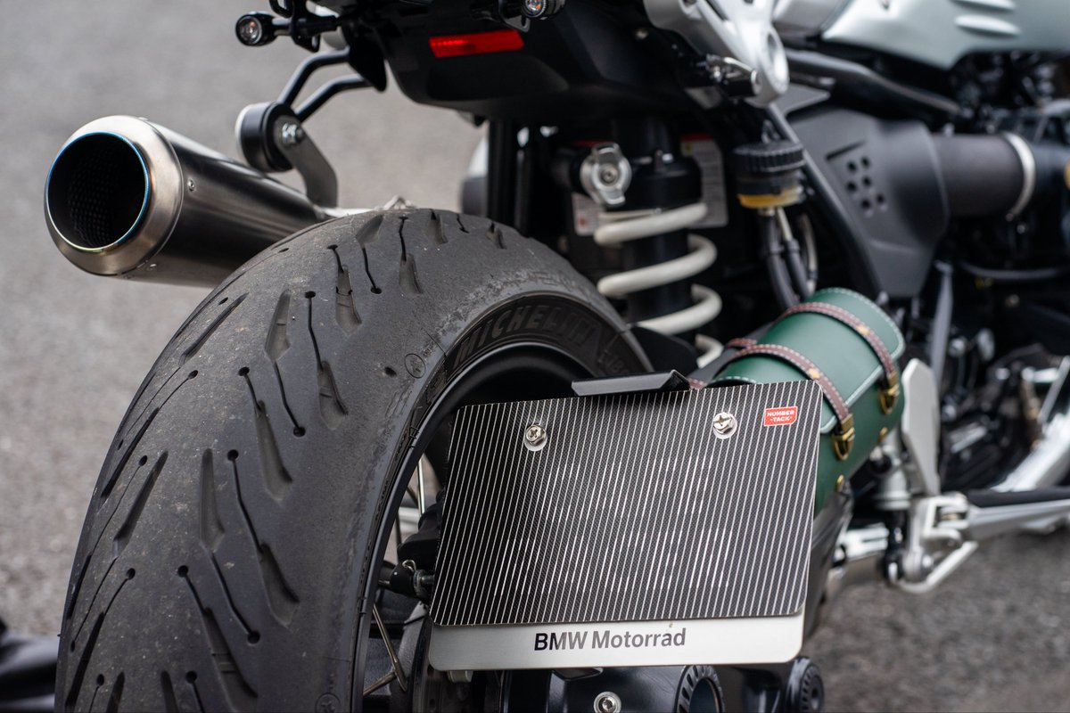 nobike0nolife's tweet image. ナンバータック付けて写真撮らせてもらった📸
あとで編集の手間減るからアリですねぇ😎

加藤ノブキさん、じっくりお話しさせてもらいありがとうございました！ドイツ系デザイン楽しみにしてます🫣

#HaveABikeDay