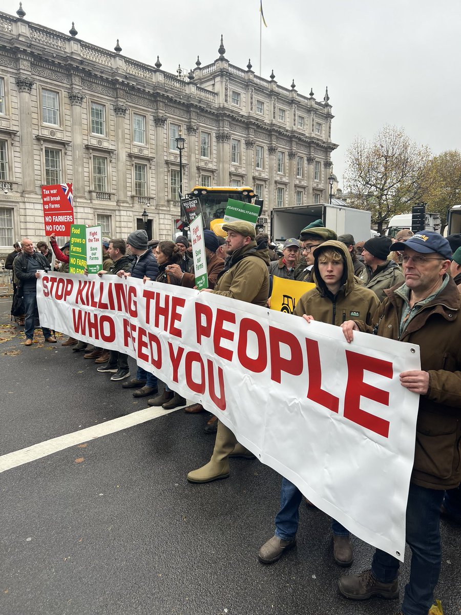 THE FARMERS HAVE ARRIVED. 🪧